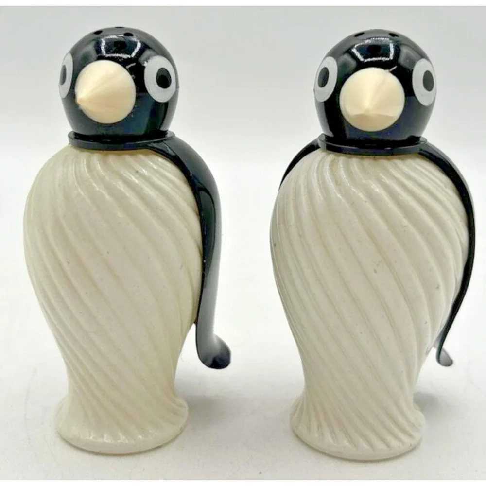 Vintage Retro Salt and‎ Pepper Shakers Penguin Plastic Head Glass Base U260/10
